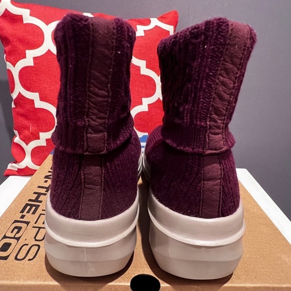 Skechers Burgundy Knit Ankle Boots - Picture 4 of 9
